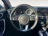 Kia XCeed 1.5 T-GDI MHEV DynamicPlusLine Automaat | 1e Eigenaar | Dealer Onderhouden | Camera | Stoel- & Stuurverwarming | Trekhaak | 2-Zone Climate Control | Navigatie | Fabrieksgarantie t/m 2-4-2028 +3x 1 jaar* | NAP