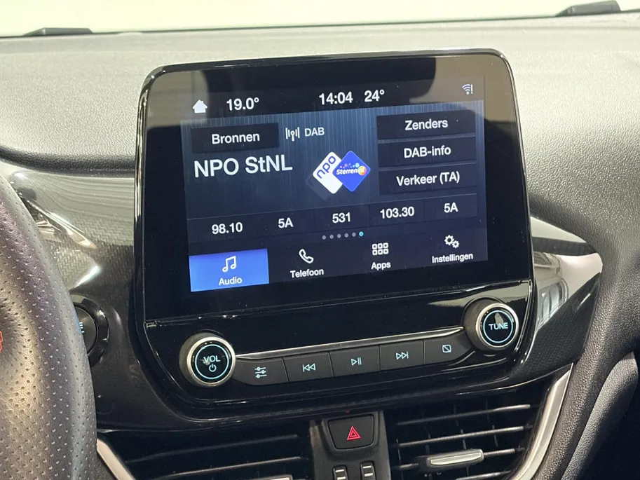 Ford Fiesta 95PK EcoBoost ST-Line | Keyless | Lichtmetalen Velgen | Climate Control | Apple CarPlay/Android Auto | LED Dagrijverlichting | Cruise Control | Armsteun | Elektrische Ramen & Spiegels |