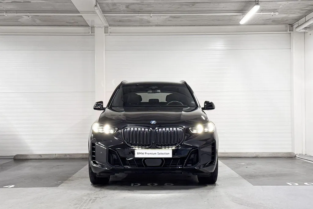 BMW X5 xDrive50e Launch Edition