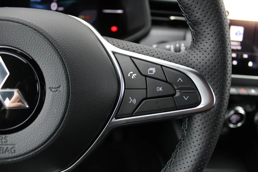 Mitsubishi Colt 1.0T MT First Edition | Stuur-/stoelverwarming | Camera | Clima | Dodehoek detectie | Draadloze telefoonlader | Cruise adapt. | 17' LM | LED |