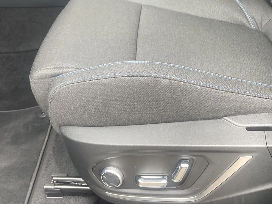 Lynk & Co 01 1.5 PHEV 261PK 1800KG Trekgewicht- Panorama Dak