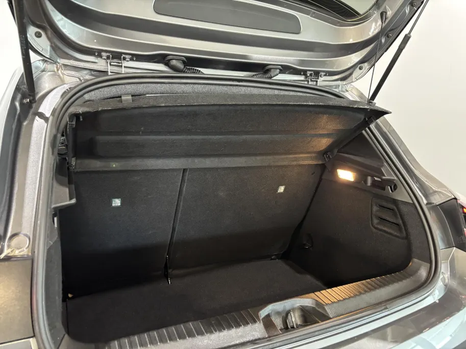 Renault Clio 90PK TCe GPF Techno | Navi | Camera | Parkeersensoren | Digital Cockpit | Apple CarPlay/Android Auto | Armsteun | Licht & Regen Sensor | Climate Control |