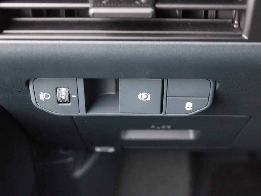 Kia PV5 Passenger Plus 71.2 kWh | Stuur-/stoelverwarming v+a | Camera | Cruise adapt. | Draadloze telefoonlader | PDC v+a | Clima | Navi | LED | 17' LM |