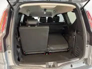 Dacia Jogger 155PK Hybrid Expression 7p. Automaat | DEMO | 7 Zitplaatsen | Camera | Parkeersensoren | Apple CarPlay/Android Auto | Cruise Control | Climate Control | Digital Cockpit | Armsteun | Licht & Regen Sensor |