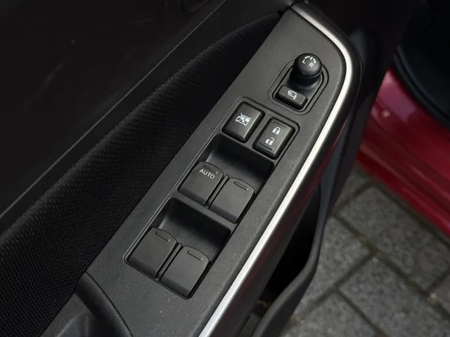 Suzuki Swift 1.2 Style Smart Hybrid Automaat | Bi-tone