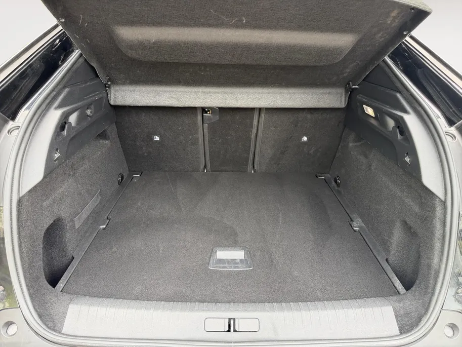 Peugeot 3008 1.2 Hybrid 136 Allure 360 Camera | ACC | Climate control | PDC |
