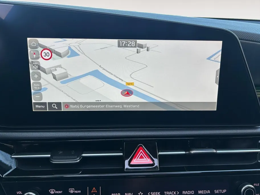 Kia Niro 1.6 GDi Hybrid DynamicPlusLine | Apple Carplay / Android Auto | Navigatiesysteem | Stoel + Stoelverwarming | Licht + Regensensor | Elektrisch bedienbaar Schuif / Kanteldak | Elektrisch Bedienbare Achterklep | Cruise Control Adaptief | Rijstrooksensor + Co