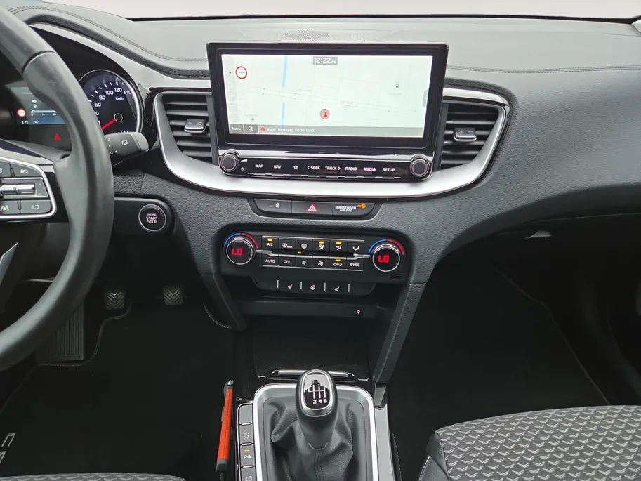 Kia Ceed Sportswagon 1.5 T-GDi DynamicPlusLine 160 PK | Dealer onderhouden | Fabrieksgarantie | Camera | Carplay | Cruise Control Adaptief | stoelverwarming | NAP | 12 Maanden BOVAG Garantie |