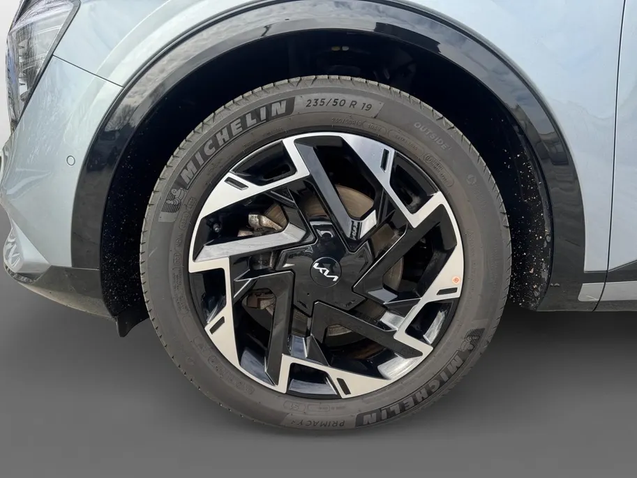 Kia Sportage 1.6 T-GDi Plug-in Hybrid AWD GT-Line | Panorama schuifdak | Camera | Stoel en Stuurwielverwarming | Elektrische achterklep | Navigatie | Adaptieve cruise control |
