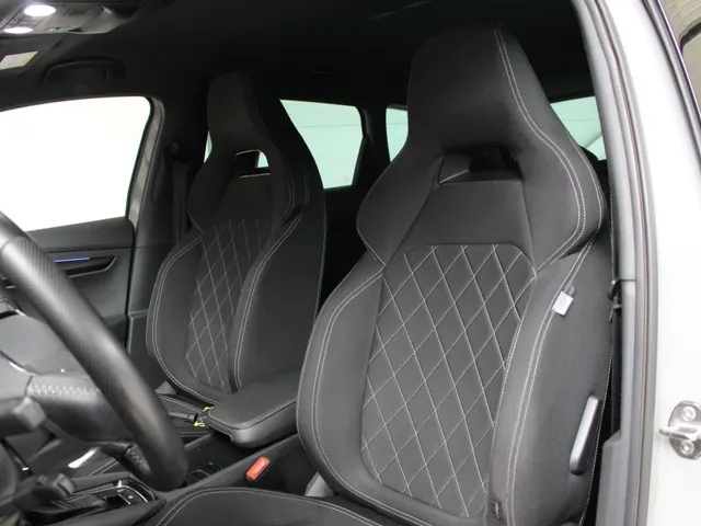 Škoda Karoq 1.5 TSI ACT Sportline Business Navigatie | Camera | Trekhaak | Stoelverwarming