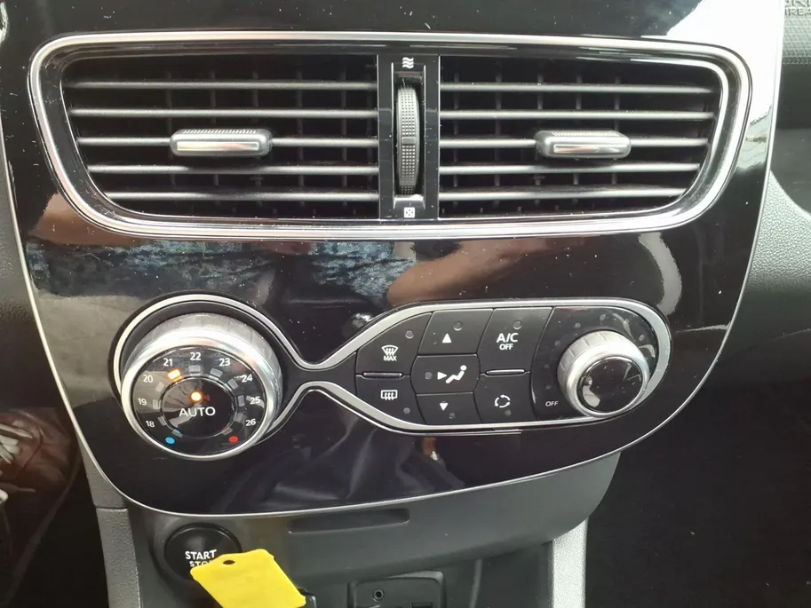 Renault Clio 0.9 TCe Bose Premium audio systeem Bose | Navigatie | Airco/ecc | stoel verwarming | 1 jaar garantie
