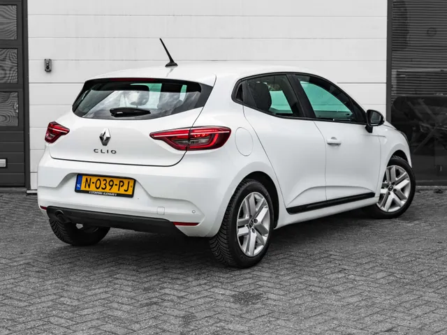 Renault Clio 1.0 TCe 92 PK Bi-Fuel Zen | 4 seizoensbanden | Airco | NAVI | parkeersensoren achter | Apple/Android car play |