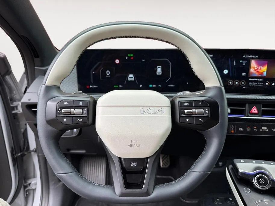 Kia EV6 GT-Line 84 kWh Panoramisch schuif-/kanteldak | Verwarmbare en geventileerde stoelen | V2L | Meridian Premium Sound System | 360 camera | Metallic lak | Fabrieksgarantie t/m 11-04-2033 + 3x 1 jaar* | NAP