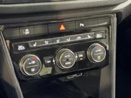 Volkswagen T-Roc 1.5 - 150PK TSI Sport | Digital Cockpit | Stoelverwarming | Navi | Apple CarPlay/Android Auto | Adaptive Cruise Control | Climate Control | Armsteun | Lichtmetalen Velgen |