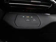 Volkswagen ID.4 Limited Edition 58 kWh accu 190 PK · Achteruitrijcamera · Draadloze telefoonlader · Trekhaak, elektrisch uitklapbaar · Voorraad OUTLET · Prijs is inclusief inruilpremie ·