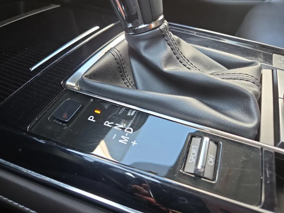 Mazda CX-30 2.0 e-SkyActiv-X M Hybrid Luxury | Automaat| Dealeronderhouden | Stoelverwarming | Bose |  Zeer nette auto | Lederen interieur | BLIS | Adaptive cruise control | Camera | carplay |
