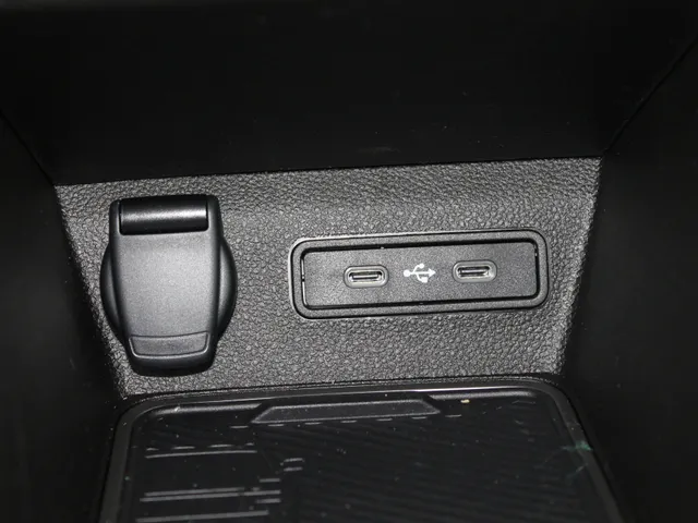 Renault 5 Comfort range iconic cinq 52 kWh 150 PK | Pack Harman Kardon geluid | Pack winter | Dak sticker | Camera achter |