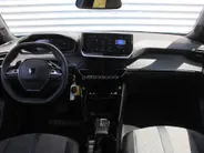 Peugeot 2008 1.2 PureTech 130 Allure | Automaat | Camera | Clima | Cruise | Navi | 17' LM | LED | Apple Carplay/Android Auto |