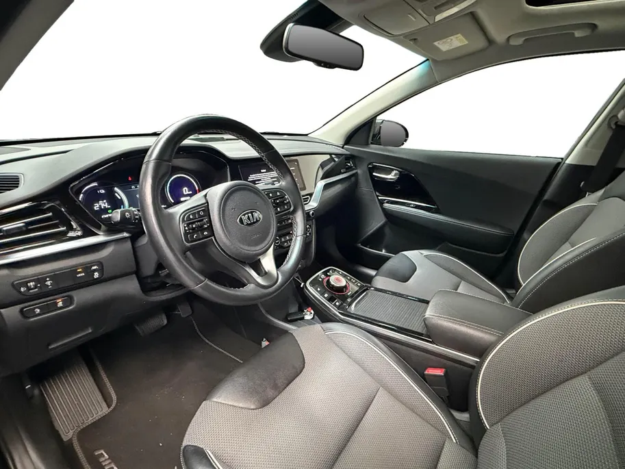 Kia e-Niro DynamicPlusLine 64 kWh Dealer onderhouden | Stoel + stuurverwarming | Climate control | 3 Fase laden |