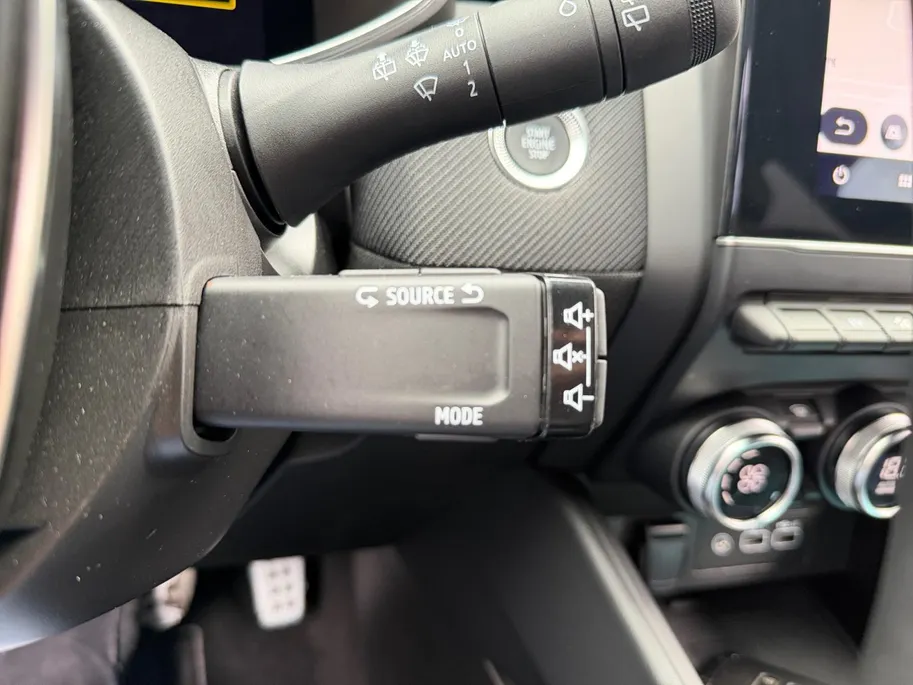 Renault Clio 1.6 E-Tech Full Hybrid 145 esprit Alpine | Automaat | Camera | Cruise & Climate Control | 9,3'' Inch Scherm | Full Led | Apple Carplay/Android Auto | Parkeersensoren | Sport Stoelen |