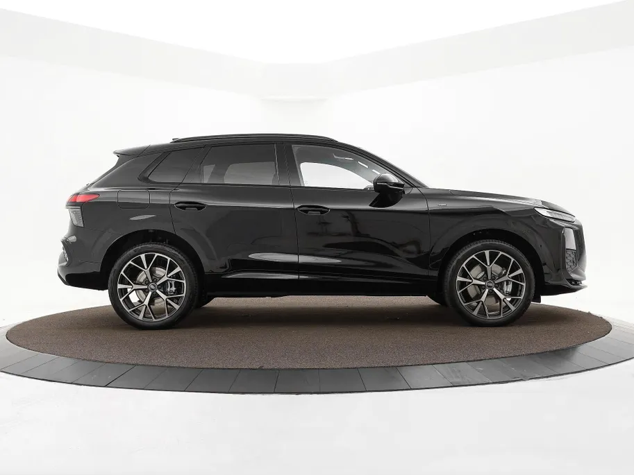 Audi Q3 1.5 200kW e-hybrid S edition 272 PK · MMI Experience pro · Tech plus · 20' LM Velgen