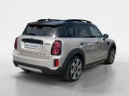 MINI Countryman 1.5 Cooper MINI Yours |achteruitrijcamera| Extra getint glas |Cruise control adaptief| Comfortstoel(en)| Lederen bekleding| 12 maanden Bovag Garantie|