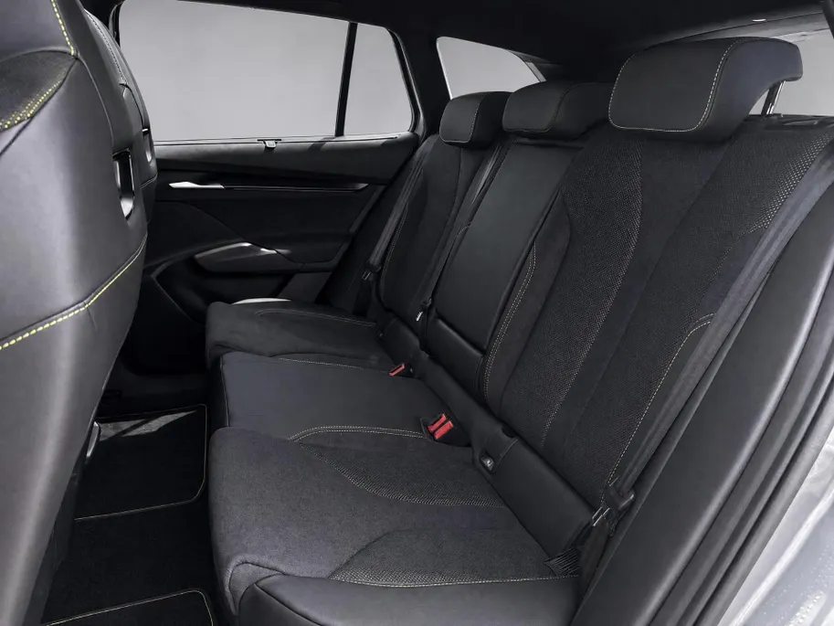 Škoda Enyaq iV 85 RS 340PK 4X4 Upgrade Maxx | Panoramadak | Trekhaak (2200KG) | 21 Inch Vision Black | Demo deal!