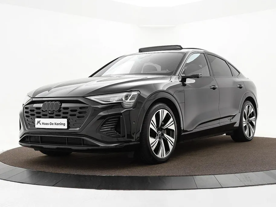 Audi Q8 Sportback e-tron 55 quattro S Edition 408pk / 115 kWh · SOH 93,6% · Panoramadak · 360 Camera · Luchtvering · Keyless · 360 Camera · Keyless · Matrix LED · 22'Velgen ·