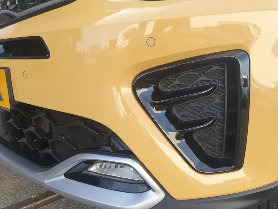 Kia Stonic 1.0T MHEV GT-PlusLine | Schuifdak | Stoel en stuurverwarming | Navigatie | Camera | Climate control | Cruise control | Getinte ramen achter | Parkeersensoren voor en achter |