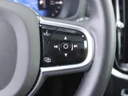 Volvo V60 2.0 T6 Plug-in hybrid AWD Plus Dark | Nappaleder | Trekhaak | HK audio | Schuifdak | Stuur-/stoelverwarming | Adap. Cruise | Dodehoek detectie | Geheugenstoelen | 360 Camera |