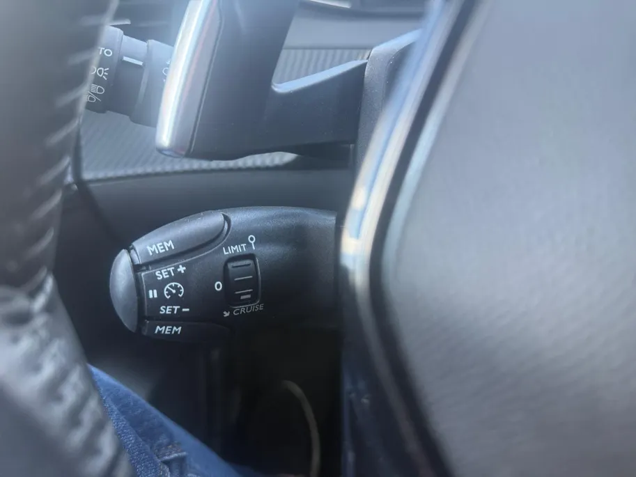 Peugeot 208 1.2 Hybrid 110 e-DCS6 Allure | Automaat | Parkeersensoren | Climate Control | Apple Carplay/Android Auto | DAB | Full Led