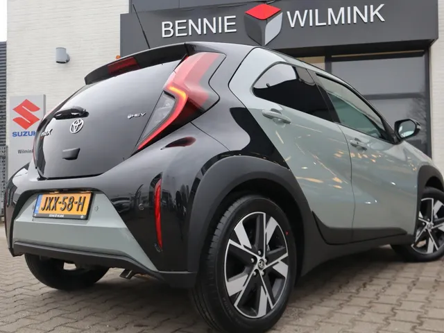 Toyota Aygo X Hybrid 115 pulse Bi-Tone | Easy Pack VERKOCHT