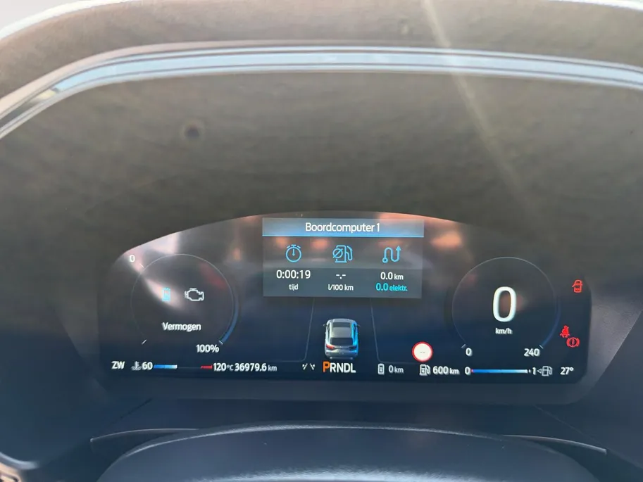 Ford Kuga 2.5 PHEV ST-Line X | Automaat | Pano dak | HUD | Elektr. uitklapbare trekhaak | Adapt. Cruise control | BLIS | Parkeersensoren voor en achter | 360 graden camera | Elektr. achterklep | B&O audio | Navigatie | Apple carplay & Android auto | Fabrieksgaranti