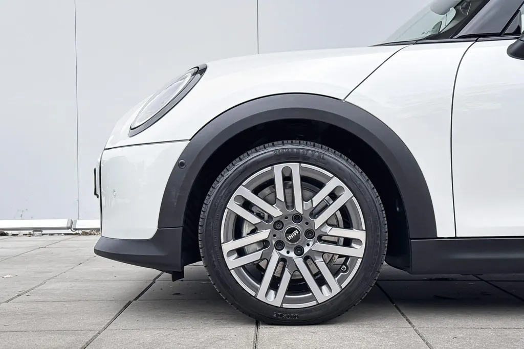MINI Cooper 3-deurs Cooper C Favoured