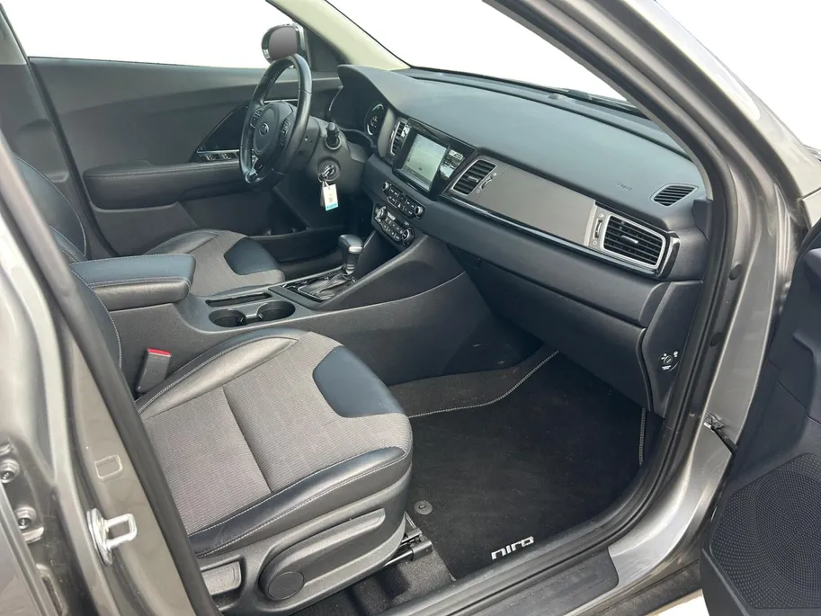 Kia Niro 1.6 GDi Hybrid DynamicLine |Super complete en leuke uitvoering! NU INCL Premiumpakket GRATIS! Incl. 12 maanden garantie! RIJKLAARPRIJS!!