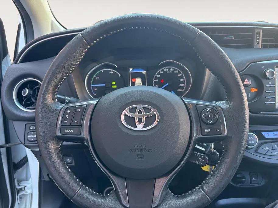 Toyota Yaris 1.5 Hybrid Dynamic | Apple Carplay / Android auto | Stoel verwarming | Achteruitrijcamera