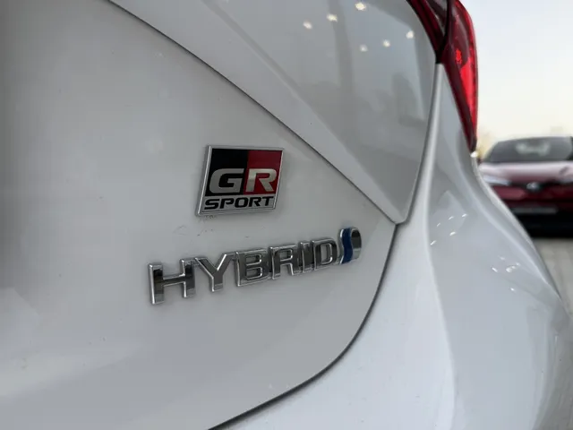 Toyota Yaris 1.5 Hybrid GR-Sport | Apple Car-Play | Camera | Bi-Tone