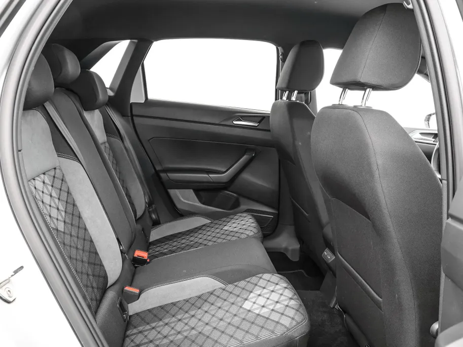 Volkswagen Polo 1.0 TSI 95pk DSG R-Line · Camera · Matrix LED · ACC · Stoelverwarming · Apple/Android Car Play · Sfeerverlichting · Verkeersbord Detectie ·