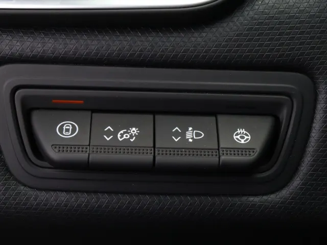 Mitsubishi Colt 1.6 HEV Intense+ Adaptive Cruise | Keyless | All Seasons