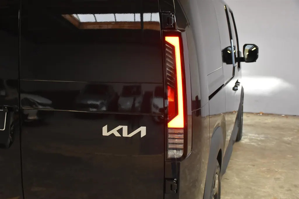 Kia PV5 Cargo 51.5 kWh 163pk L2H1 ELITE NIEUW