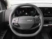 Kia EV2 Plus 42.2 kWh | Dodehoek detectie | Clima | 18'' LM Velgen | Stuur-/stoelverwarming | All seasons | Camera | Keyless | Telefoonlader | Navi |