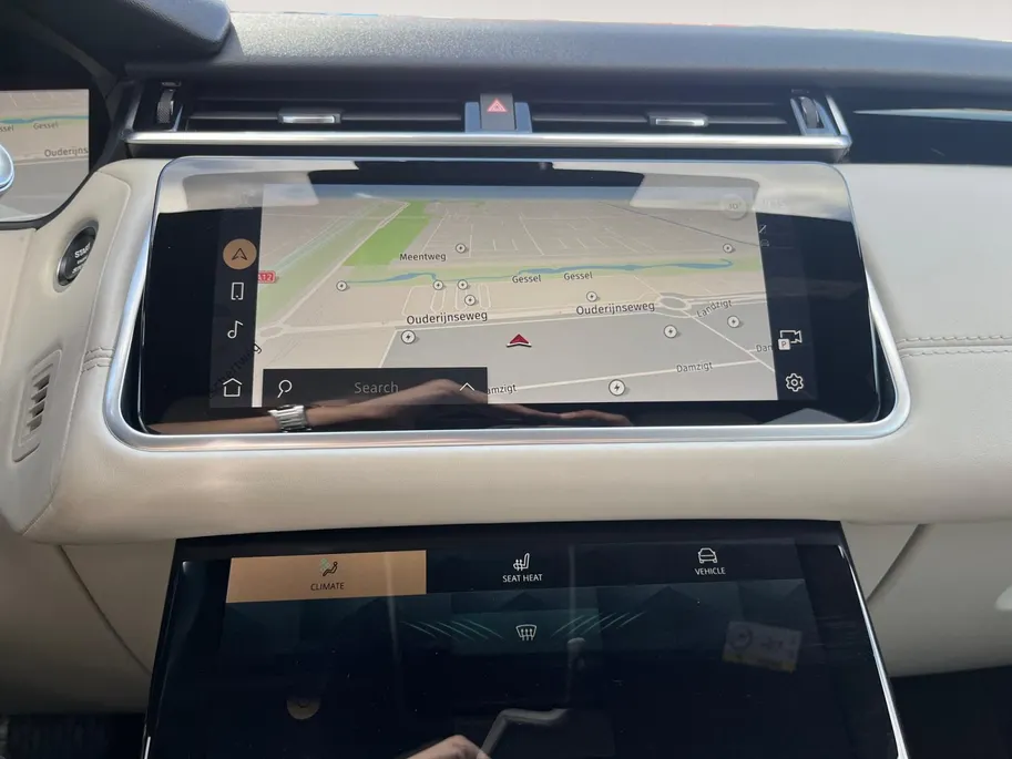 Land Rover Range Rover Velar 2.0 P400e S |Meridian Audiosysteem|Elektrisch bedienbare achterklep| Dodehoek detectie| Trekhaak| 12 maanden Bovag Garantie|