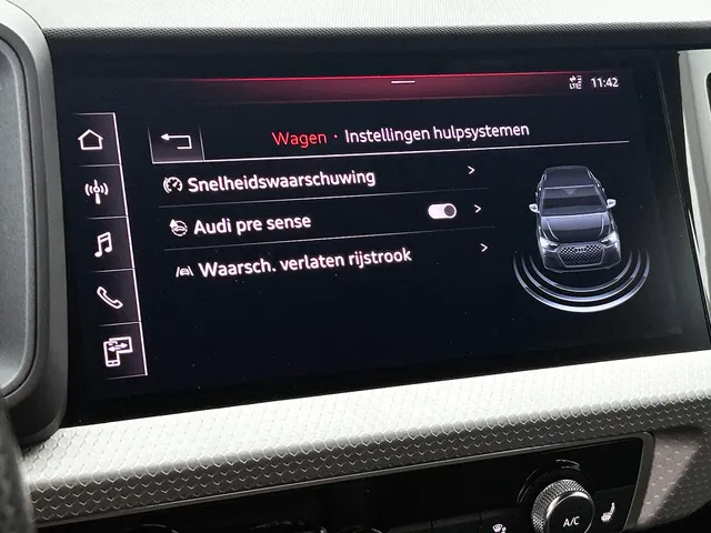 Audi A1 Sportback 30 TFSI S Line edition one | NAVI | STOELVERWARMING | CLIMAT CONTROL | PARKEER SENSOREN V+A