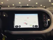 Renault Twingo Z.E. R80 Collection *Aut*Navi*Climate*Parkeersensoren*Hoge instap!