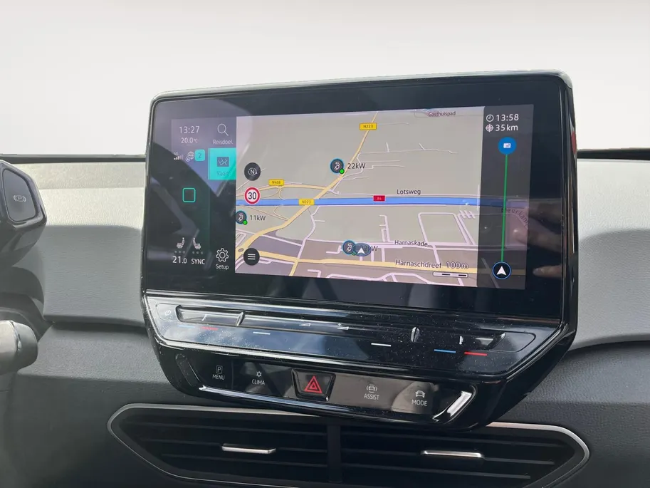 Volkswagen ID.3 First Plus 58 kWh SOH 90,8 | Panoramadak | WLTP 424 km | Adapt. Cruise | Navigatie | CarPlay | Stoel-/stuurverwarming | Etc.