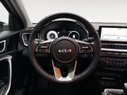 Kia Ceed Sportswagon 1.0 T-GDi DynamicPlusLine | Stoel- en stuurverwarming | Elektrisch bedienbare achterklep | Parkeersensoren voor- en achter | Achteruitrijcamera | Apple/Android Carplay | Navi | Cruise Control