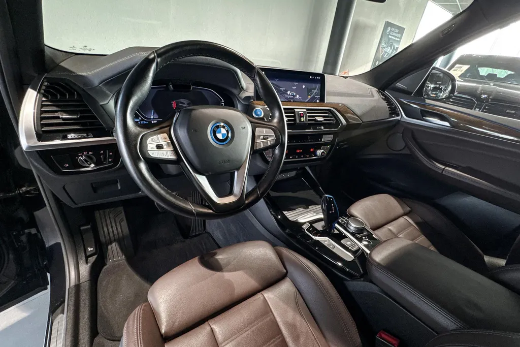 BMW iX3 High Executive 80 kWh