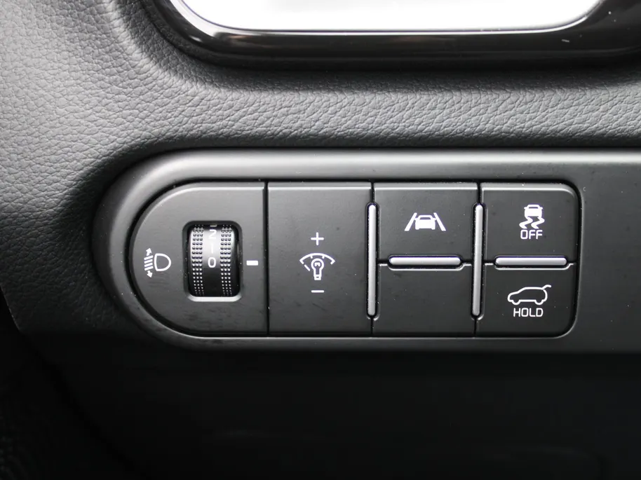 Kia Ceed Sportswagon 1.5 T-GDi DynamicPlusLine | Stoel- & stuurverwarming | Camera | Clima | Cruise adapt. | LED | Navi | Elek. achterklep | 16' LM |