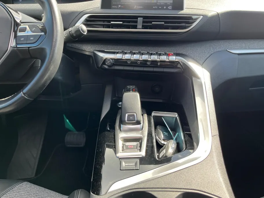 Peugeot 3008 1.2 PureTech Allure | Schuif/Kantel Dak | Automaat | Apple/Android Carplay | Half Leder | Climate Control | Navigatie |