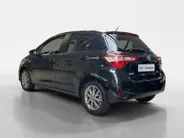 Toyota Yaris 1.5 Hybrid Dynamic | Apple Carplay / Android Auto | Parkeersensoren Voor | Parkeercamera Achter | Lichtsensor + Regensensor | Cruise Control | Rijstrooksensor | 15'Lichtmetalen Velgen